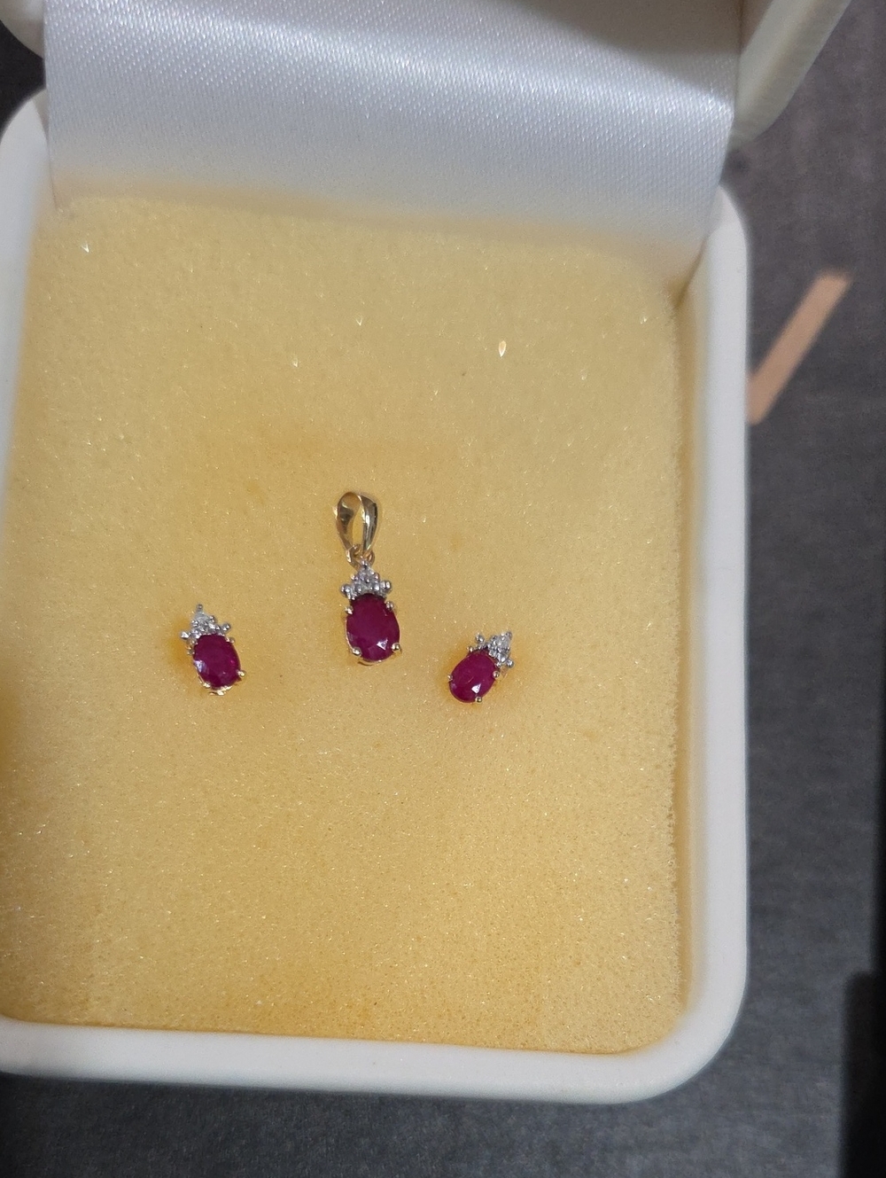 STUNNING Vintage 10K Yellow Gold STS Natural Ruby & Diamond Accent Jewelry Set